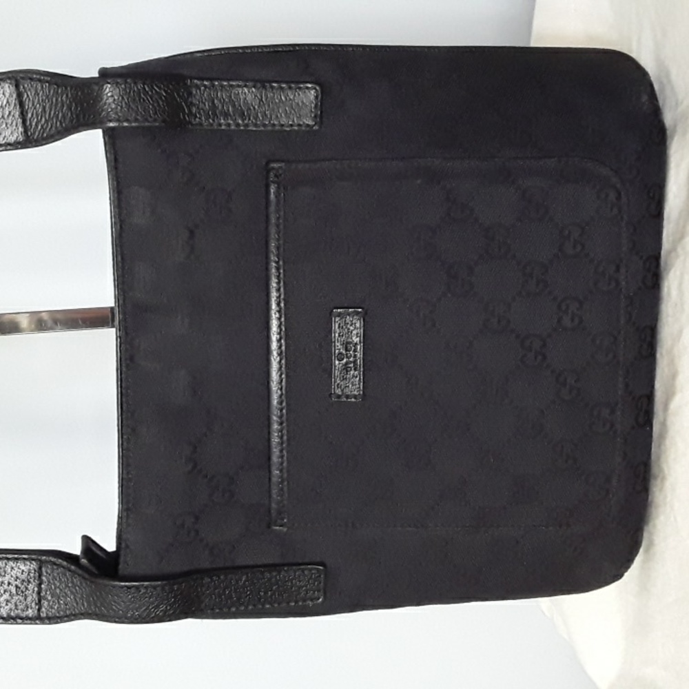 Auth GUCCI GG Canvas Crossbody Black/Silver hardware